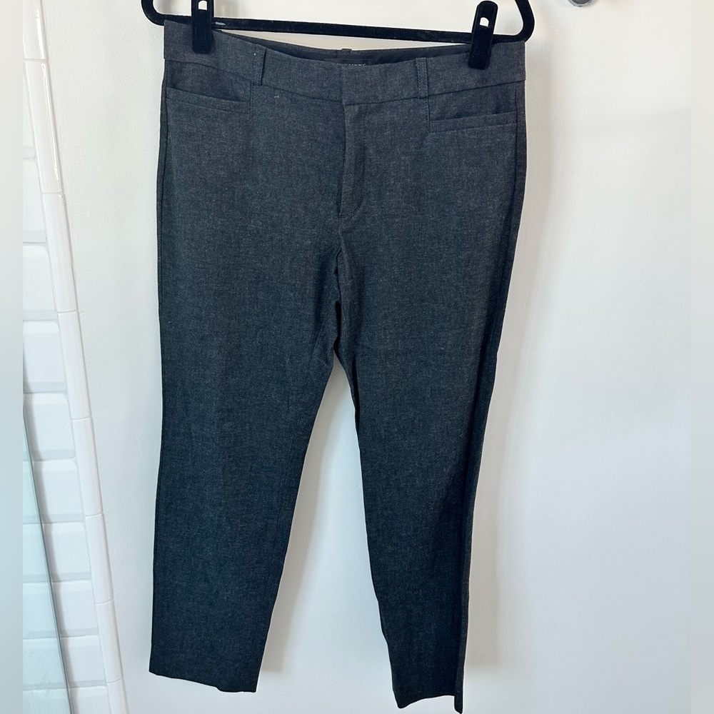 Women’s Banana Republic dark gray trousers. Size 8 NWT